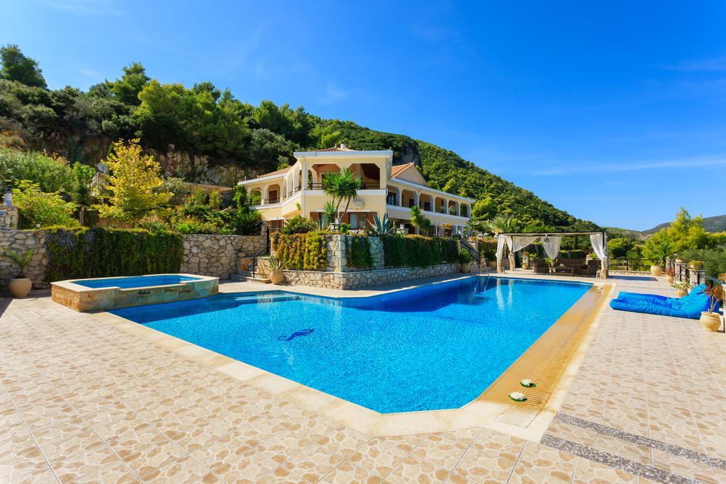 Villa Akros And Suites Keri 外观 照片
