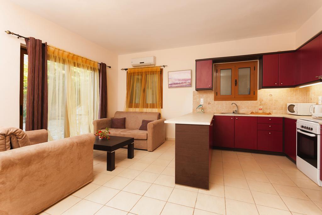 Villa Akros And Suites Keri 外观 照片