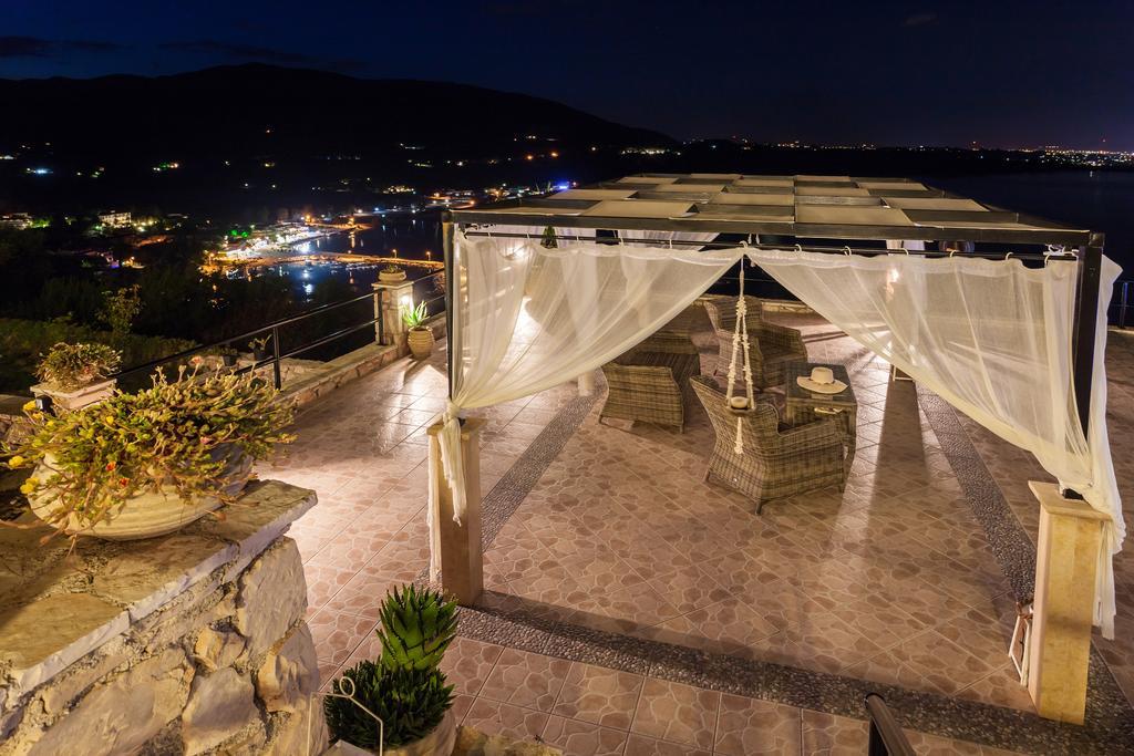 Villa Akros And Suites Keri 外观 照片