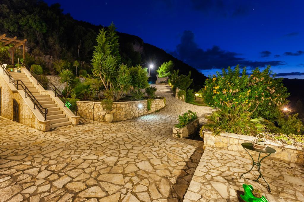 Villa Akros And Suites Keri 外观 照片