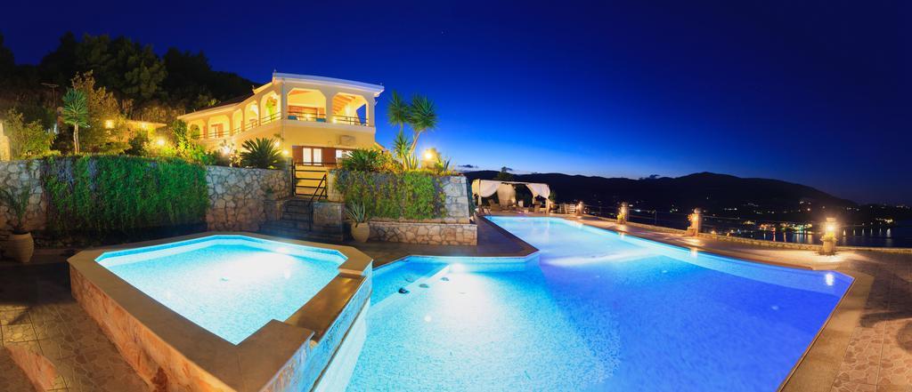 Villa Akros And Suites Keri 外观 照片
